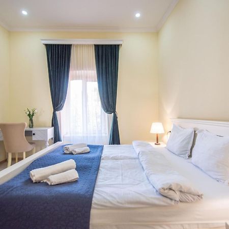 Old Town-Booking Apartment Tbilisi Esterno foto
