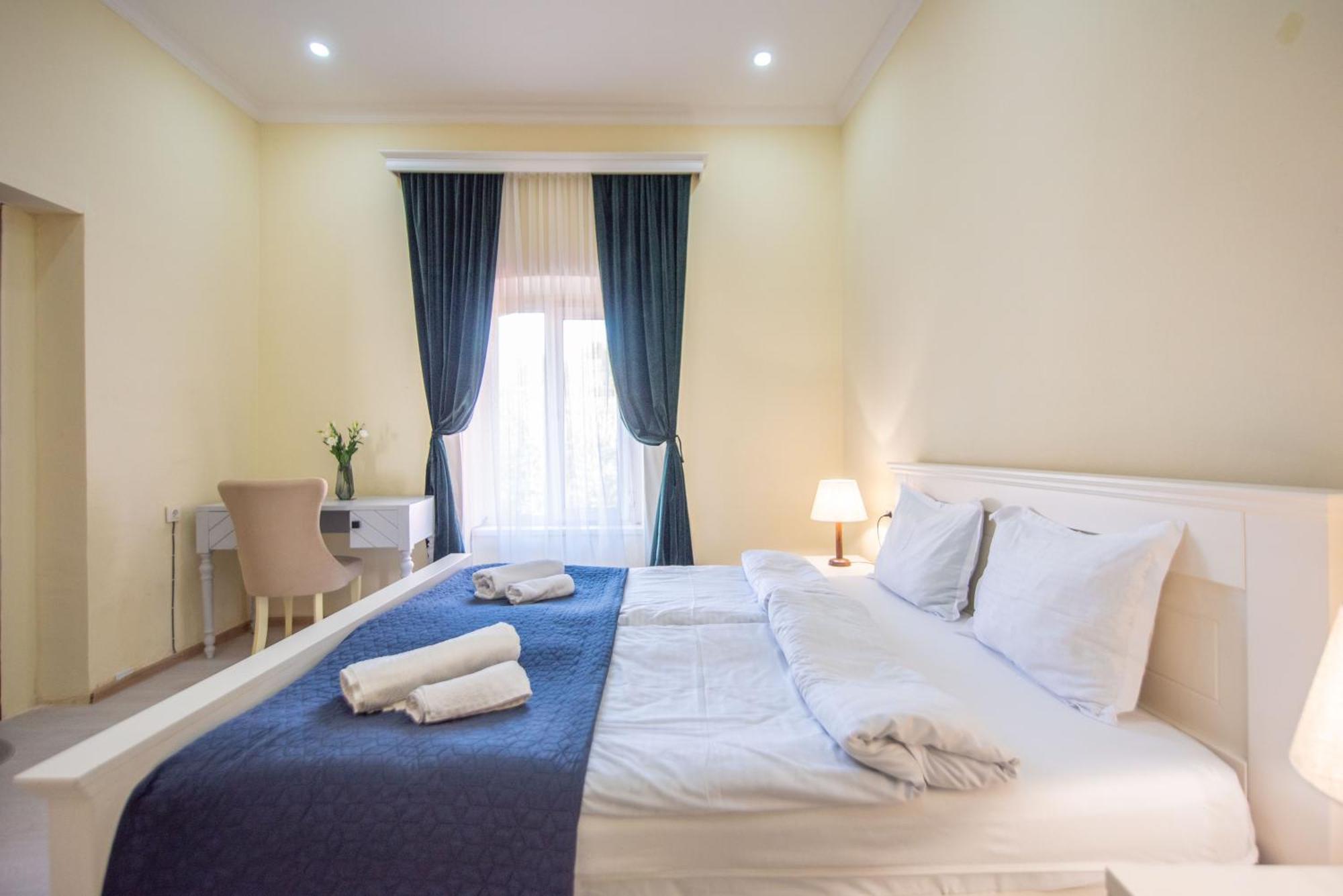Old Town-Booking Apartment Tbilisi Esterno foto
