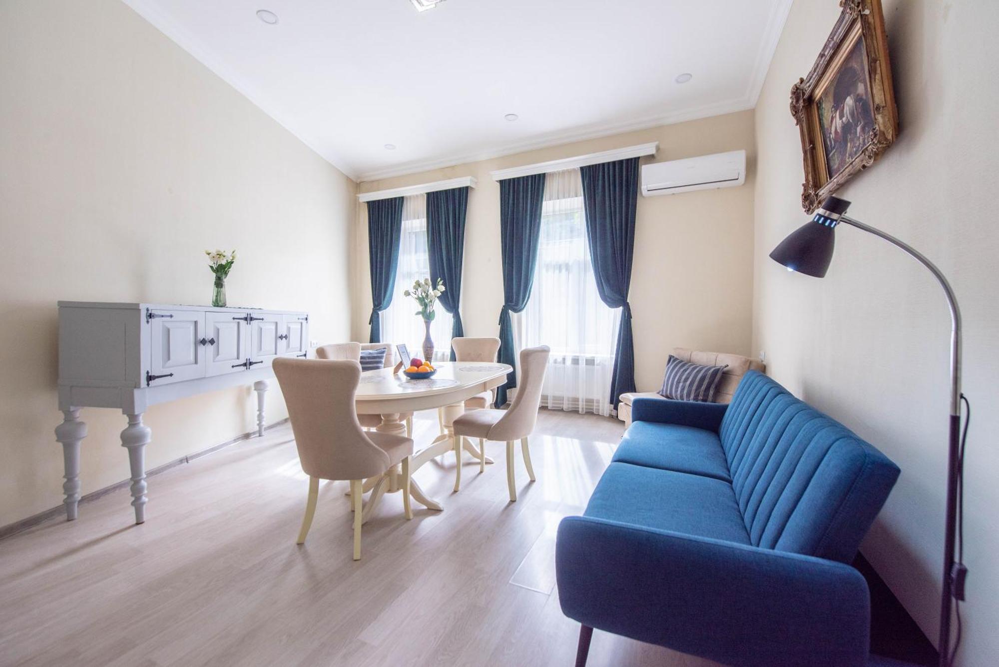 Old Town-Booking Apartment Tbilisi Esterno foto