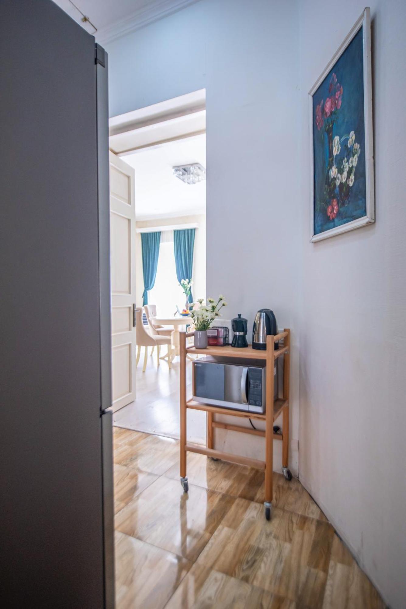 Old Town-Booking Apartment Tbilisi Esterno foto