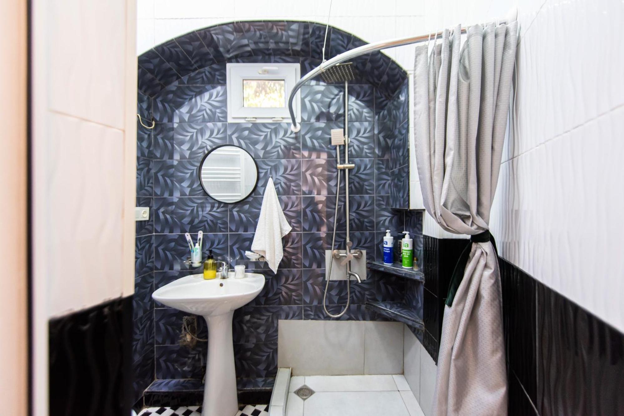 Old Town-Booking Apartment Tbilisi Esterno foto
